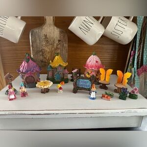 Fairy Garden Miniature Set with Colorful Houses and Accessories - new